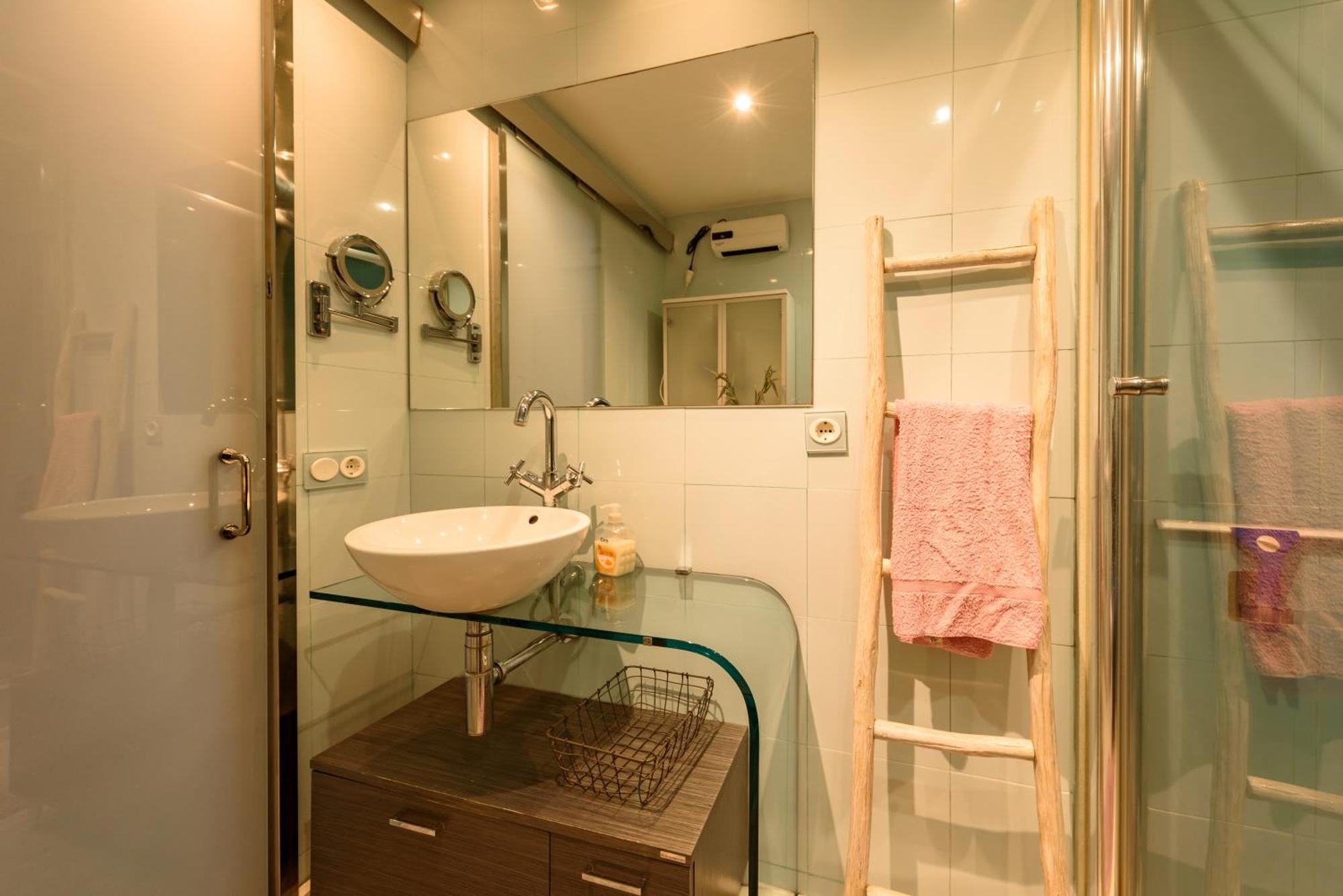 Apartamento Reisol Castelldefels Ngoại thất bức ảnh