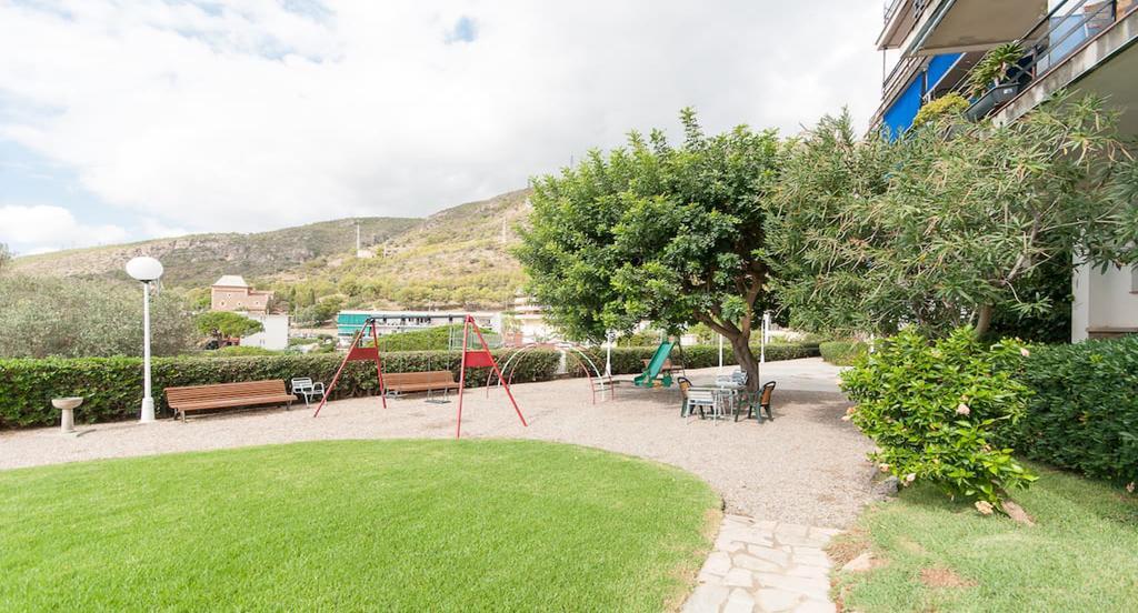 Apartamento Reisol Castelldefels Ngoại thất bức ảnh